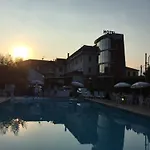 Nuova Italia 3* Gozzano