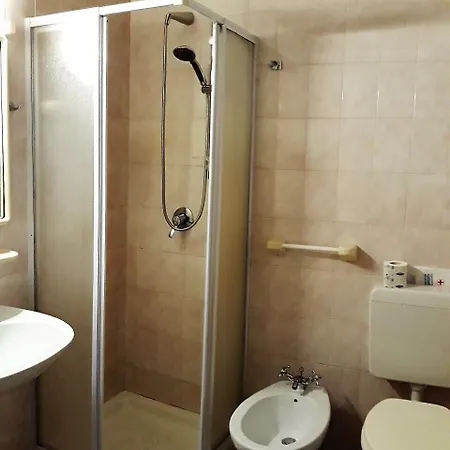 Отель Nuova Italia 3*