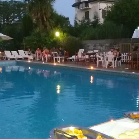 Отель Nuova Italia 3*