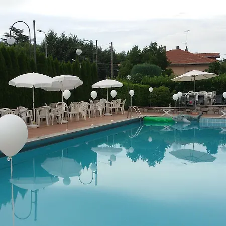 Отель Nuova Italia 3*