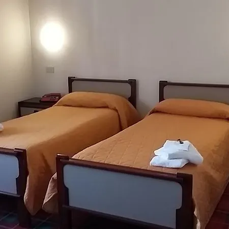 Nuova Italia Отель