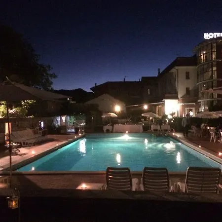 Отель Nuova Italia Годзано