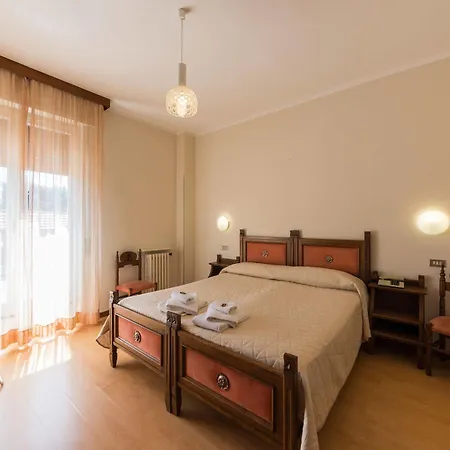 Отель Nuova Italia 3*