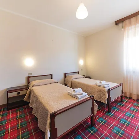 Отель Nuova Italia