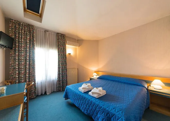 Nuova Italia Hotel 3*